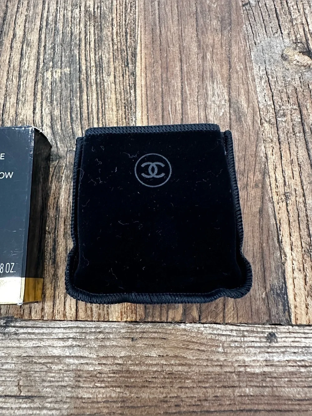 CHANEL longwear powder